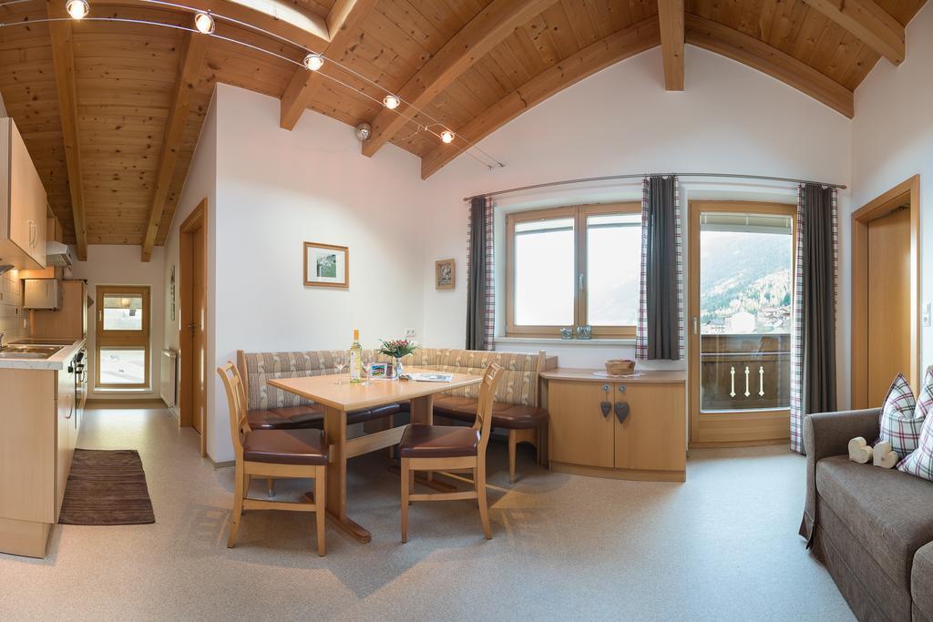 Haus Fernblick Hotel Neustift im Stubaital Ruang foto
