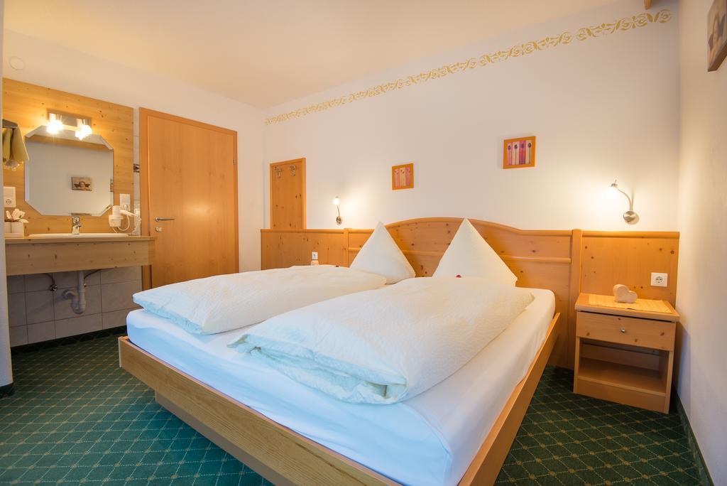 Haus Fernblick Hotel Neustift im Stubaital Ruang foto